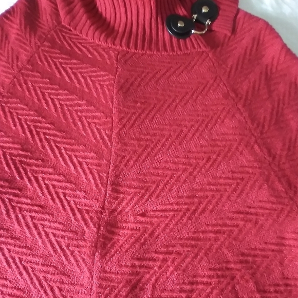 Dana Buchman red cowel neck sweater with buckle medium - Picture 7 of 12